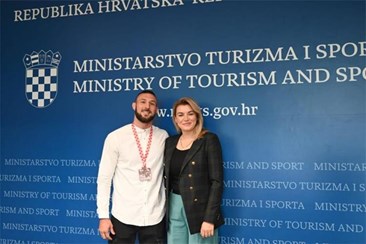 Ministrica Brnjac primila brončanog s Europskog prvenstva Filipa Šačića