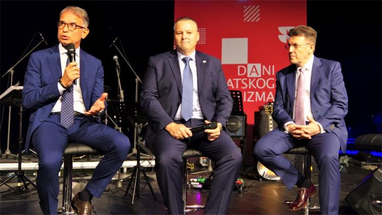 Slika /AA_2018_b-fotke/DHT2019/191002_dht_001w.jpg