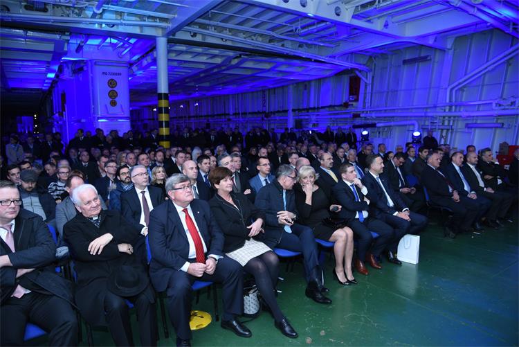 Slika /webnew/051217_jadrolinija1.jpg